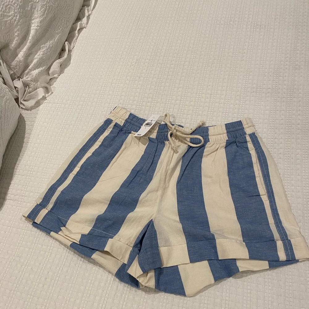 Blue and cream stripped Lou & Grey shorts